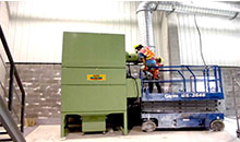 大型工業(yè)粉塵收集機(jī)安裝現(xiàn)場(chǎng)